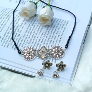 Elegant Antique Silver Necklace with Floral Motif – সঞ্চারী